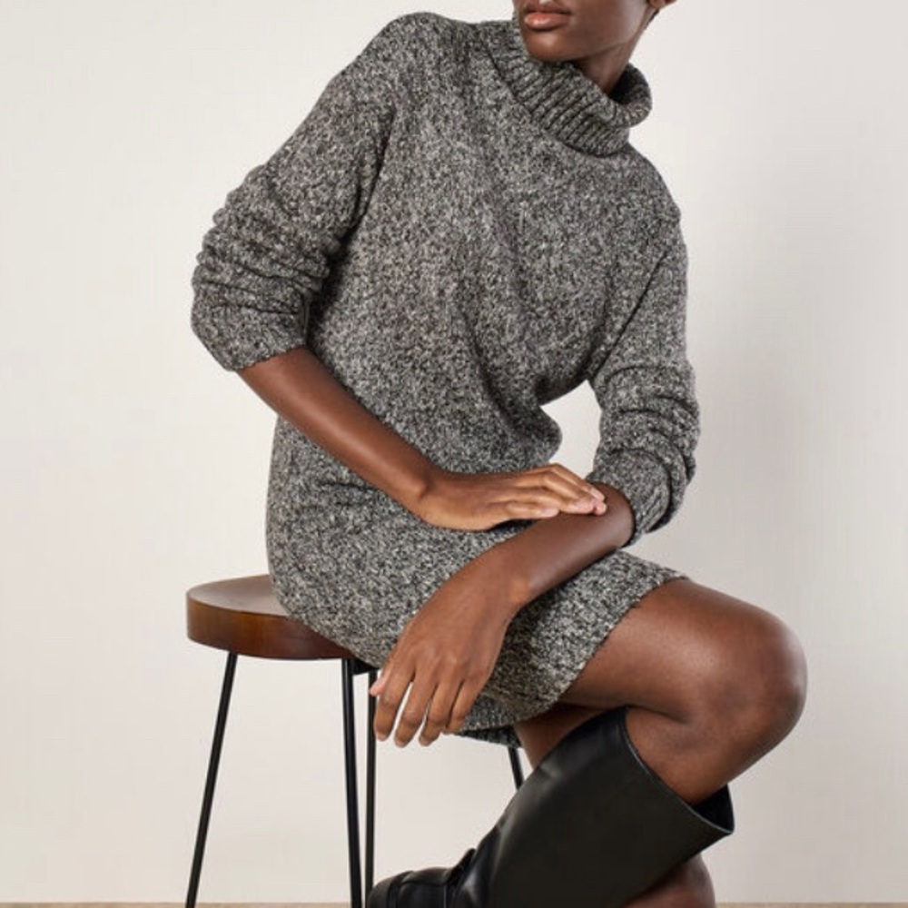 Cowl Turtleneck Sweater Dress. Black and grey. Medium.